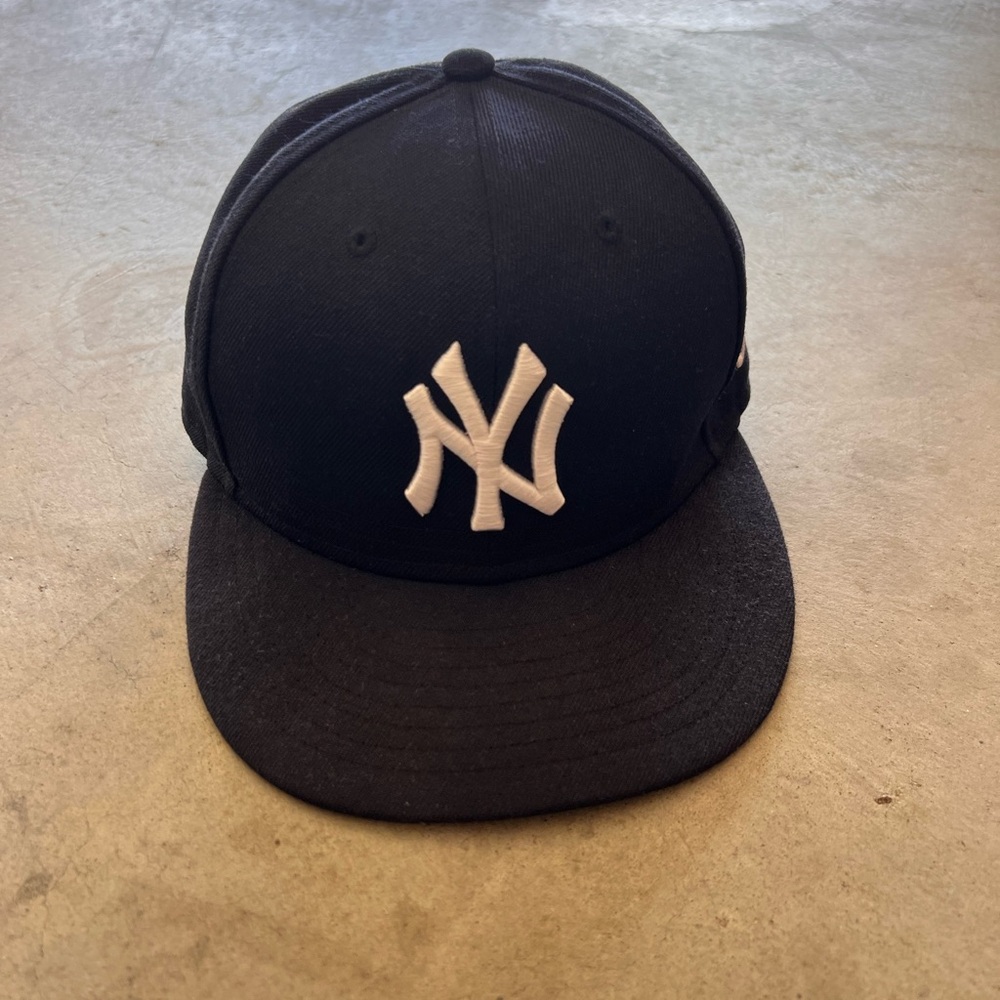New York Yankees Black Cap
